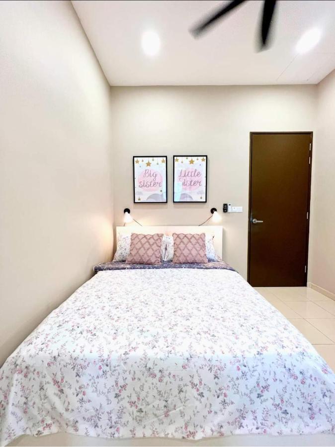 Faridz Homestay At Myra Saujana Kampong Simpang Empat Εξωτερικό φωτογραφία