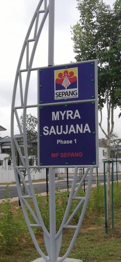 Faridz Homestay At Myra Saujana Kampong Simpang Empat Εξωτερικό φωτογραφία