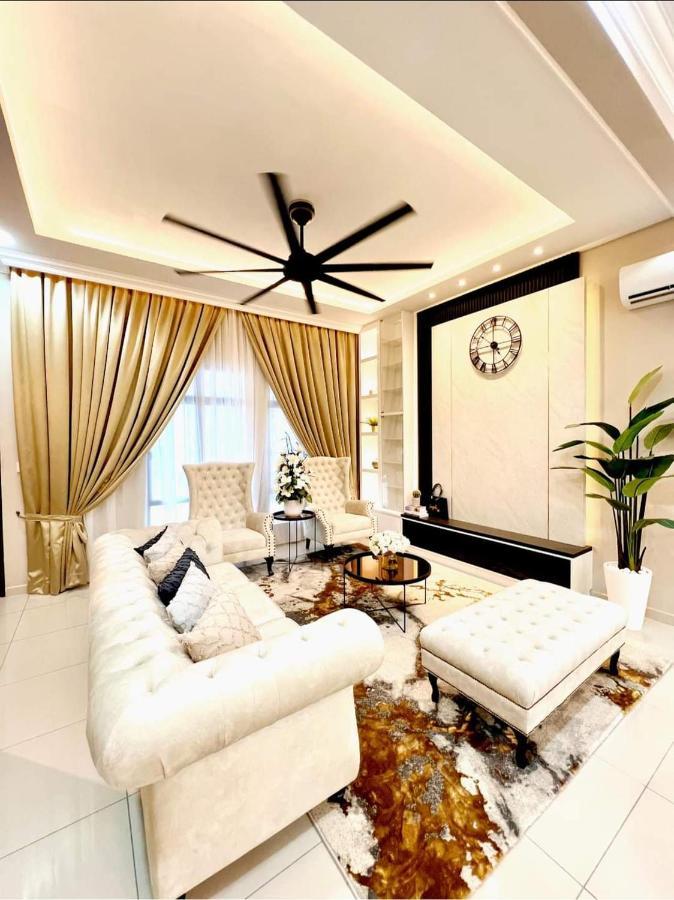 Faridz Homestay At Myra Saujana Kampong Simpang Empat Εξωτερικό φωτογραφία