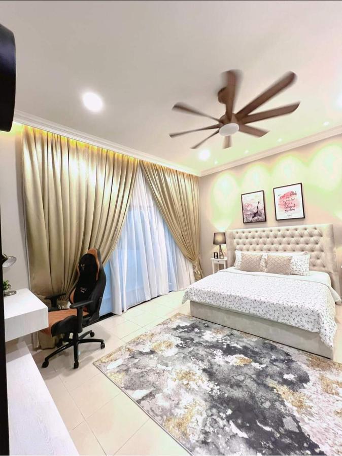 Faridz Homestay At Myra Saujana Kampong Simpang Empat Εξωτερικό φωτογραφία