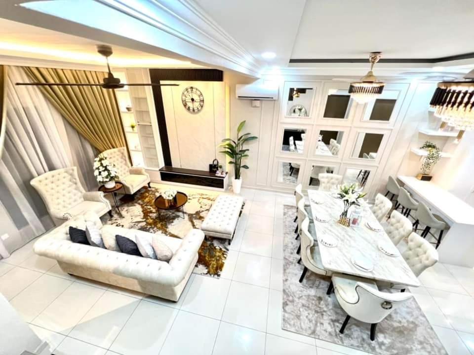 Faridz Homestay At Myra Saujana Kampong Simpang Empat Εξωτερικό φωτογραφία